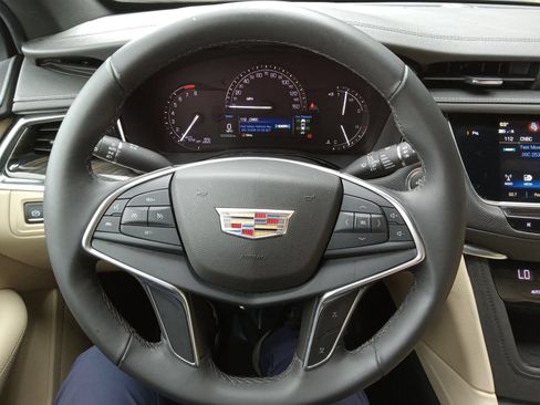 Used 2018 Cadillac XT5 FWD image 14