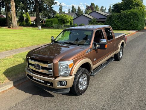 Used 2012 Ford F250 King Ranch w/ King Ranch w/Chrome Pkg AWD/4WD image 9