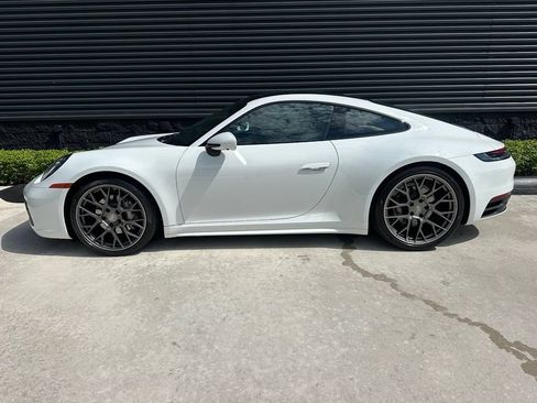 Certified 2024 Porsche 911 Carrera T RWD image 2