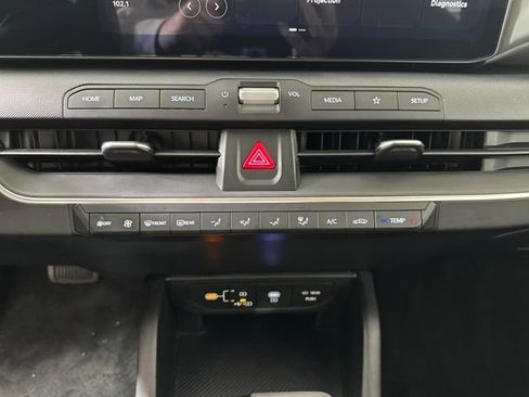 Used 2025 Kia K4 LXS image 23