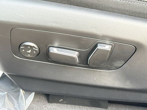 New 2026 BMW 550e xDrive w/ Executive Package image 25