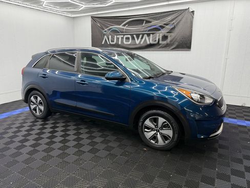 Used 2018 Kia Niro LX image 2