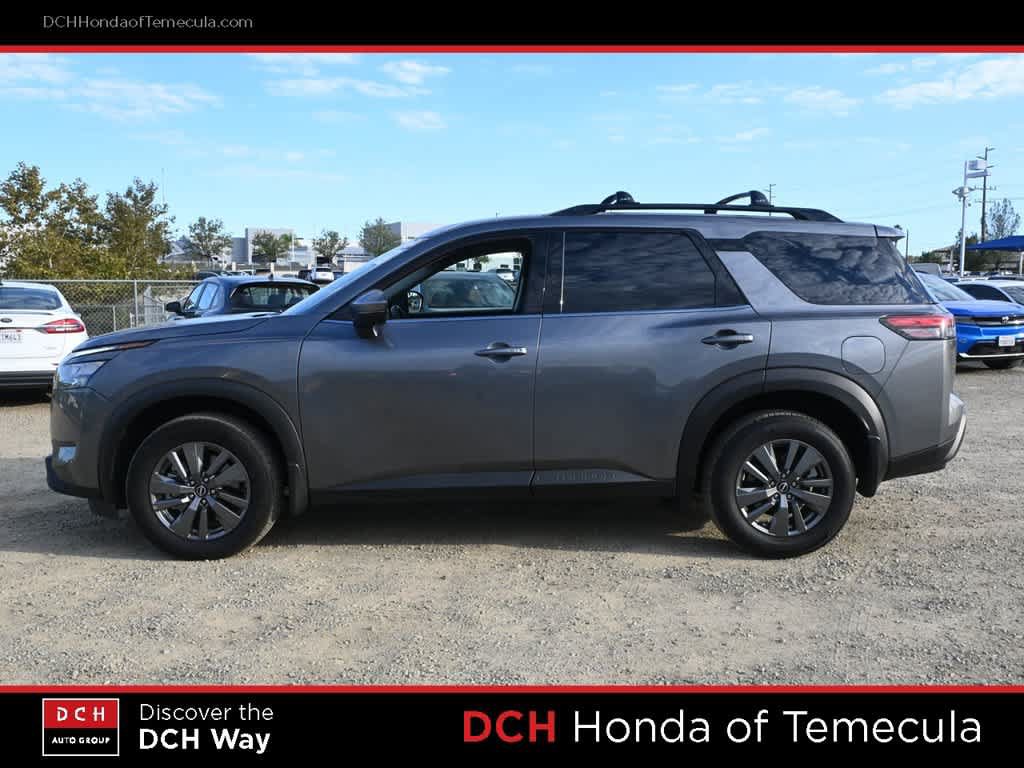 Used 2025 Nissan Pathfinder SV FWD image 4