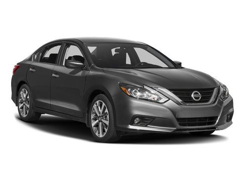 Used 2017 Nissan Altima 2.5 SR FWD image 9