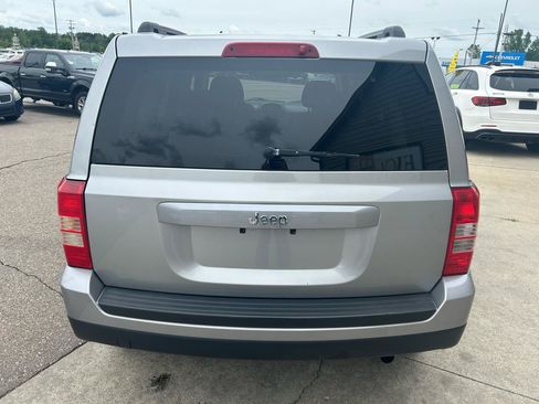 Used 2015 Jeep Patriot Sport w/ Power Value Group FWD image 6
