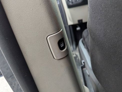 Used 2014 Dodge Grand Caravan SXT image 20