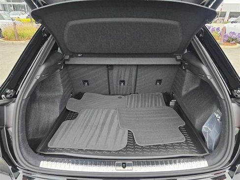 Used 2025 Audi Q3 2.0T Premium w/ Convenience Package image 12