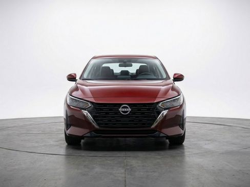 Used 2025 Nissan Sentra SV FWD image 2