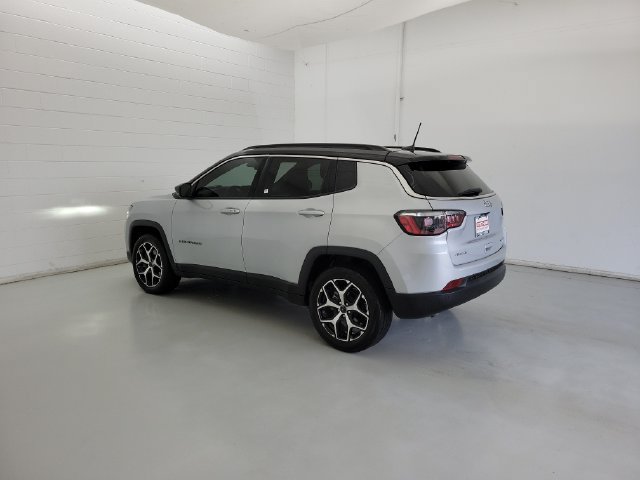 Used 2025 Jeep Compass Limited AWD/4WD image 6