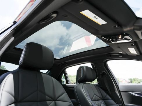 Used 2024 BMW 740i RWD image 22