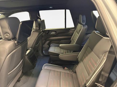 Used 2025 GMC Yukon AT4 Ultimate image 14