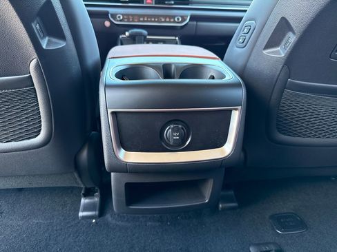 New 2026 Kia Carnival EX FWD image 27