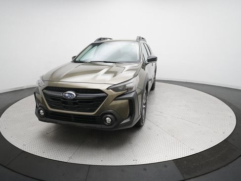 Used 2025 Subaru Outback Premium image 33