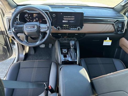 Used 2026 GMC Canyon AT4 image 18