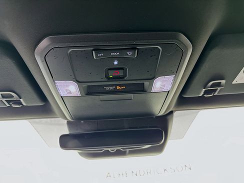 Certified 2025 Toyota Tacoma SR5 image 18