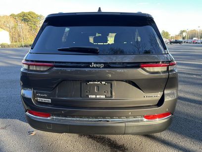 Used 2023 Jeep Grand Cherokee Laredo
