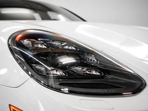 Used 2018 Porsche Panamera Turbo Sport Turismo AWD/4WD image 46