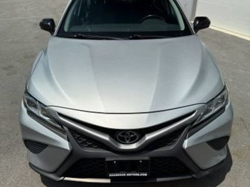 Used 2020 Toyota Camry SE FWD image 11