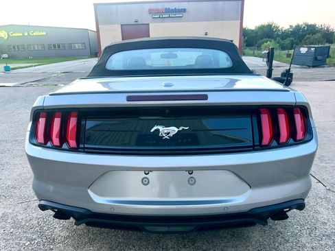 Used 2020 Ford Mustang Premium RWD image 8