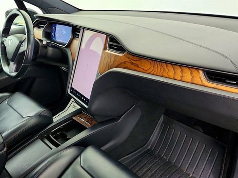 Used 2018 Tesla Model X 100D image 33