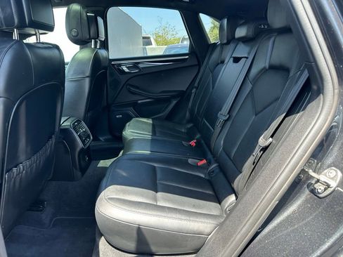 Used 2018 Porsche Macan AWD/4WD image 5