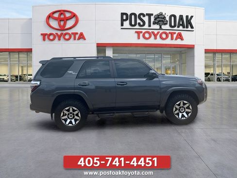 Used 2022 Toyota 4Runner TRD Off-Road AWD/4WD image 6