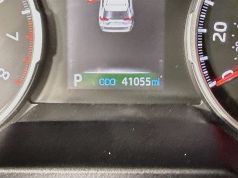 Used 2019 Toyota RAV4 XLE Premium FWD image 16