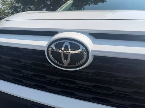 Used 2025 Toyota RAV4 LE AWD/4WD image 22