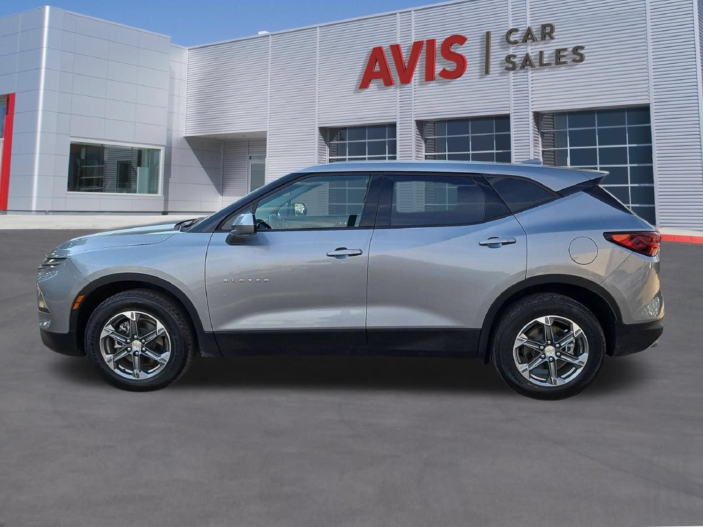 Used 2025 Chevrolet Blazer LT FWD image 8