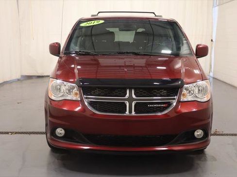 Certified 2019 Dodge Grand Caravan SXT FWD image 4