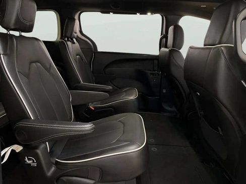 Used 2026 Chrysler Pacifica Limited w/ S Appearance Package FWD image 55