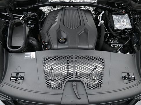 New 2026 Porsche Macan image 14