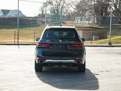 Used 2023 BMW X7 xDrive40i w/ Executive Package image 6