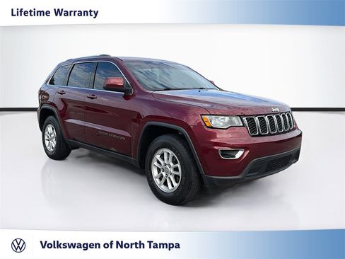 Used 2020 Jeep Grand Cherokee Laredo image 1