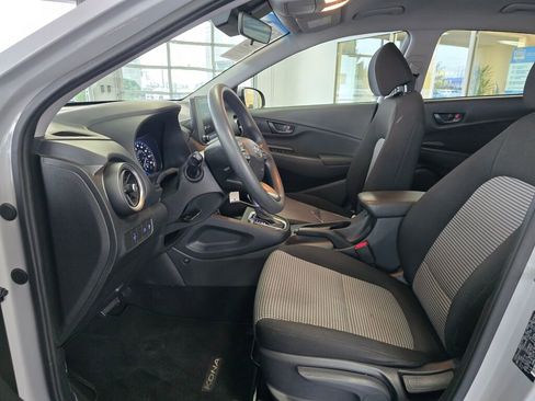 Used 2022 Hyundai Kona SE image 23