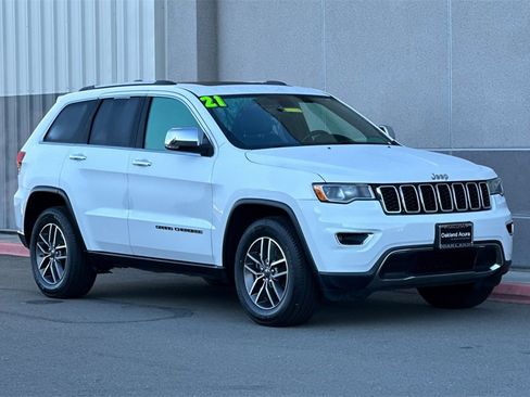 Used 2021 Jeep Grand Cherokee Limited w/ Luxury Group II image 2