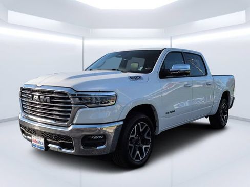 Used 2025 RAM 1500 Laramie AWD/4WD image 7