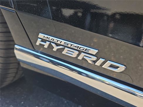 Used 2018 Lexus LS 500h w/ Accessory Package (Z2) image 28