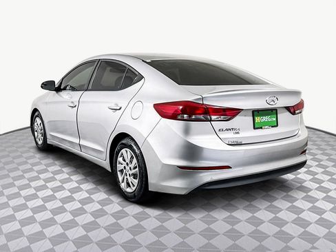 Used 2018 Hyundai Elantra SE image 7