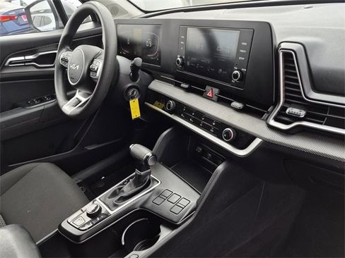 Used 2024 Kia Sportage LX image 11