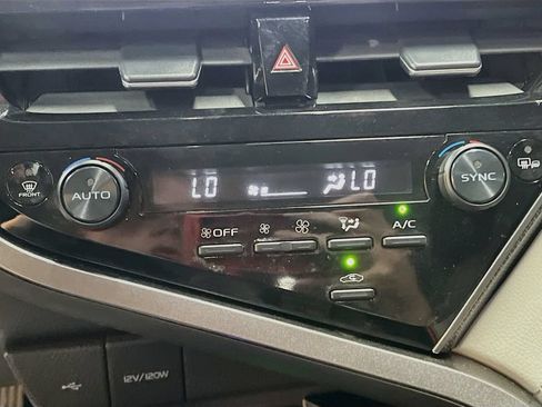 Used 2023 Toyota Camry XSE FWD image 15