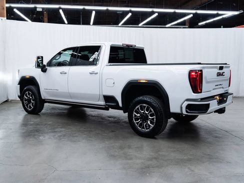 Used 2023 GMC Sierra 3500 Denali w/ Denali Ultimate Package AWD/4WD image 4