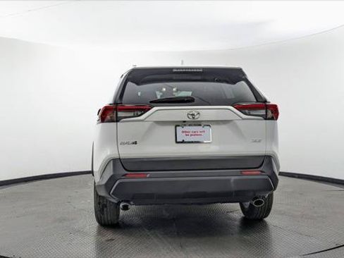 Used 2025 Toyota RAV4 XLE FWD image 7