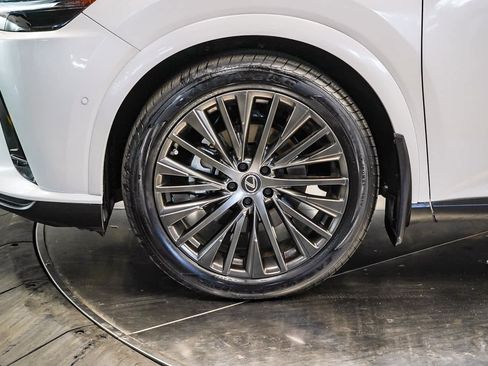 Used 2025 Lexus RX 450h Luxury image 9