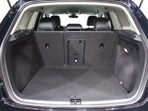 Used 2022 Volkswagen Taos SEL image 28