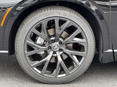 New 2025 Toyota Crown Signia image 33