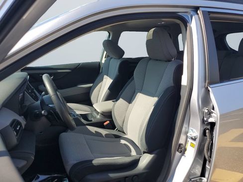 Certified 2025 Subaru Outback Premium AWD/4WD image 9