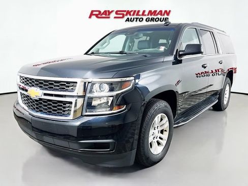 Used 2018 Chevrolet Suburban LT AWD/4WD image 3