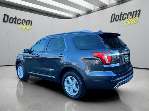 Used 2017 Ford Explorer XLT AWD/4WD image 7