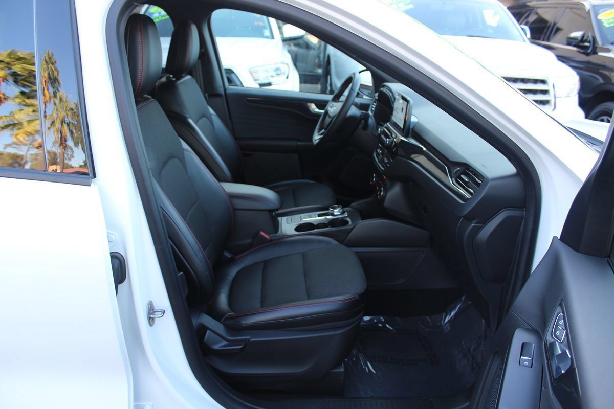Used 2024 Ford Escape ST-Line w/ Equipment Group 301A FWD image 22